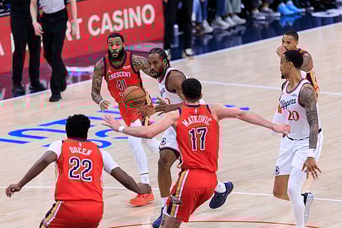Kawhi Leonard in action against New Orleans Pelicans 