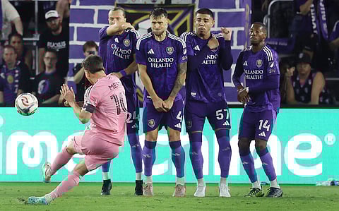 Lionel Messi scores from a free-kick against Orlando City