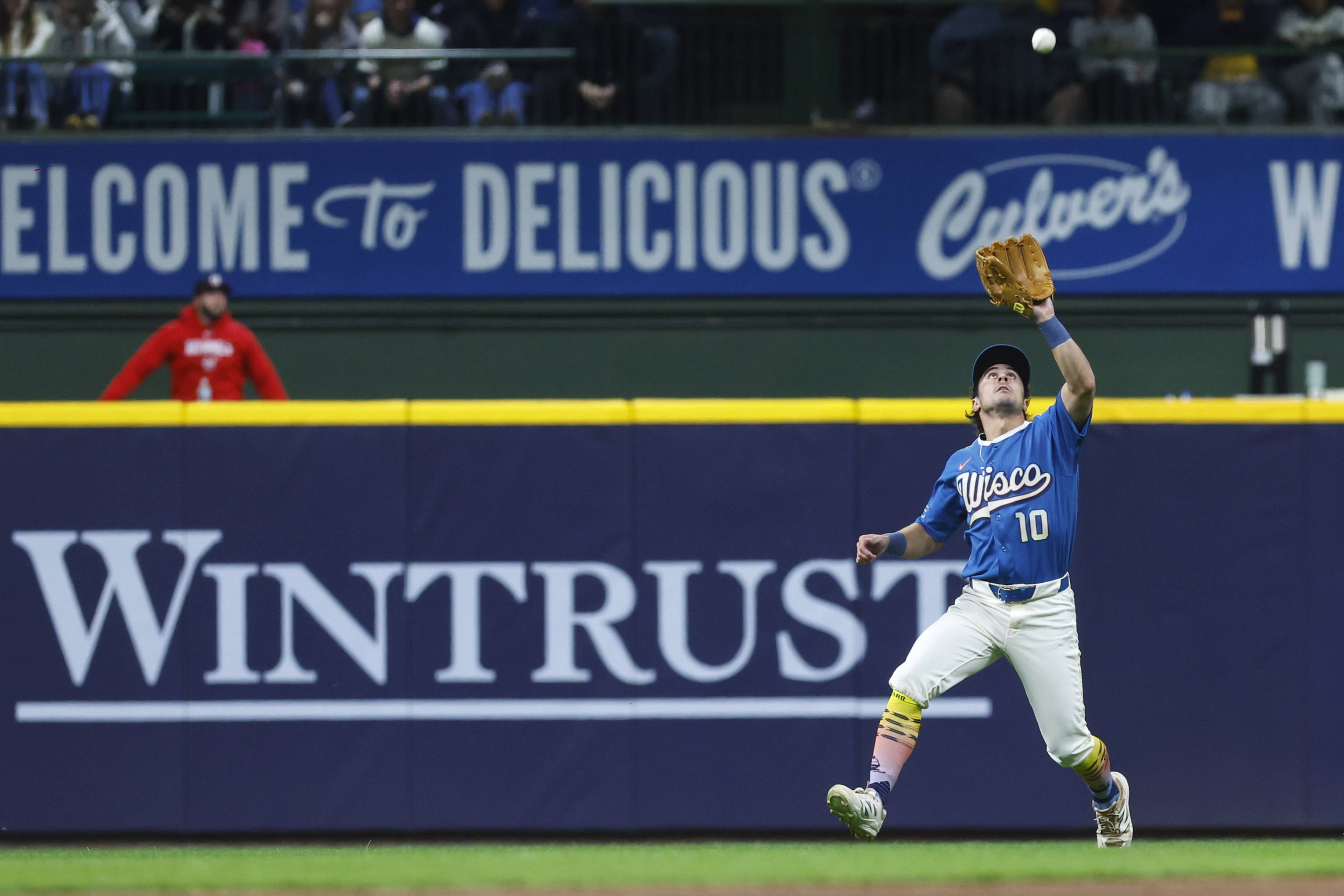 Milwaukee Brewers right fielder Sal Frelick