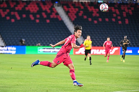 Jeong Sang-bin in action