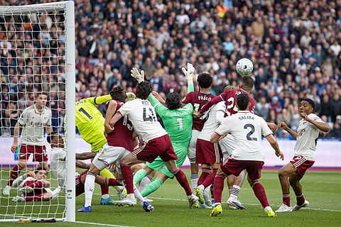 Pablo fouls David Raya in the build up to the disallowed goal