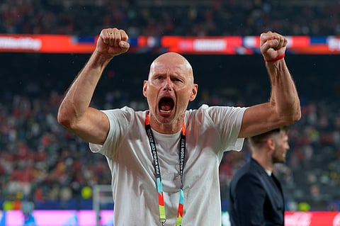 Stale Solbakken celebrates as Norway progress to the Round of 32