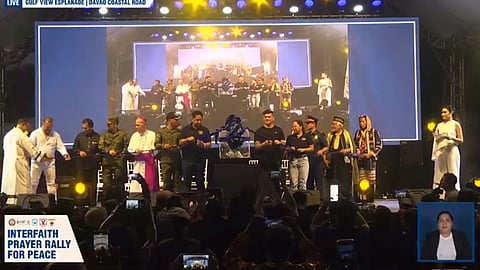  The Davao City government, along with various security leaders, city government officials, and religious and cultural leaders gathered at the the Esplanade Area, Coastal Road for the Interfaith Prayer Rally for Peace. The event emphasized the importance of the event saying that it “seeks awareness on conflicts suffered in some regions of the world.”