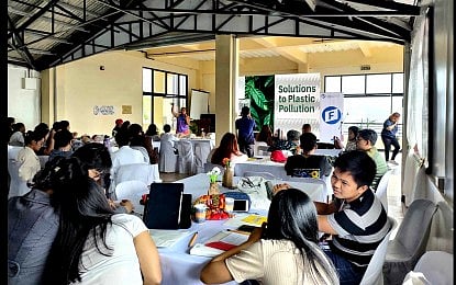 ECO WARRIORS. Students of the University of Baguio attend the city government-initiated eco-consciousness and sustainability lecture for college student-leaders last September. Members of the city’s Climate Change Council has been going to major universities in the city since last July to drum up environment protection and preservation and get inputs on how the youth can contribute to the worldwide initiative. 