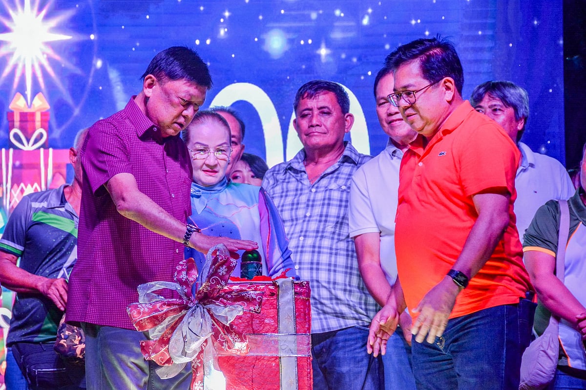 Experience the Magic of 'The Best Gift' Christmas Fair in Sagay City - Opening Ceremony, Spectacular Illumination, and Festive Performances! - Vimarsana News