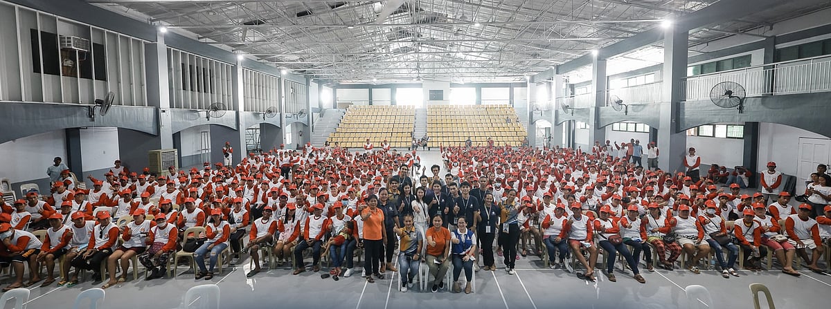 450 Fishers Benefit from TUPAD Orientation in Victorias City: DOLE's Community-Based Employment Program in Action - Vimarsana News