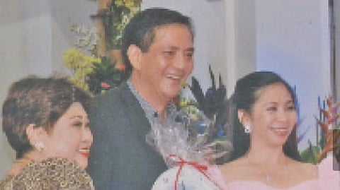 CEBU. Councilor Joy Pesquera, right, with Mayor Mike Rama and Pinky Shan, a civic club president. 