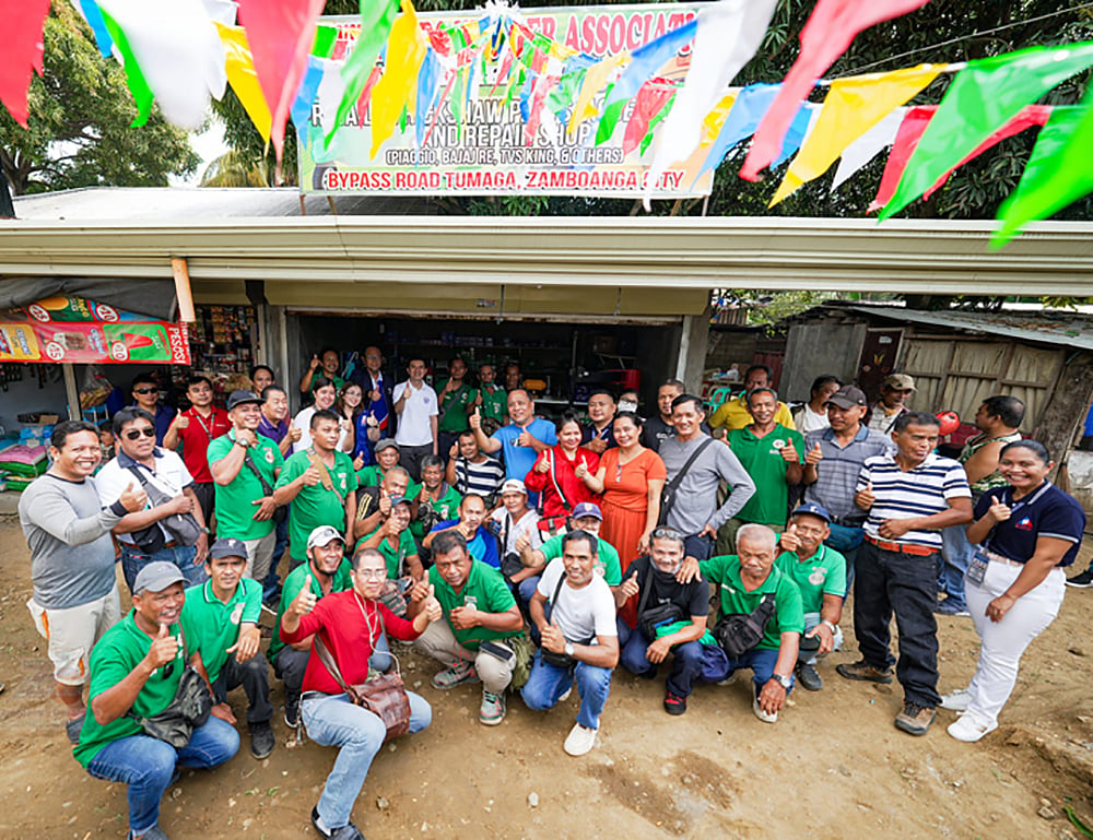 DOLE gives P1M livelihood aid to trike drivers group - Vimarsana News