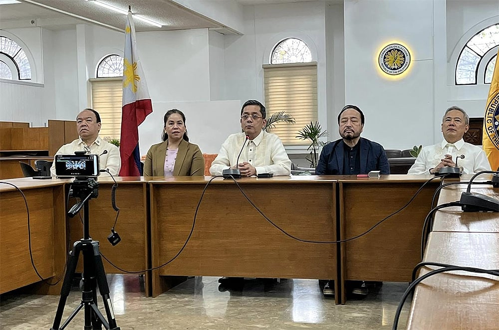 Comelec suspends proceedings related to PI for Cha-cha - Vimarsana News
