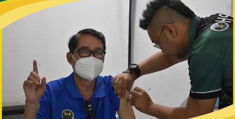 Free Flu Vaccines Administered to 93 DAR Personnel in Negros Occidental - Vimarsana News