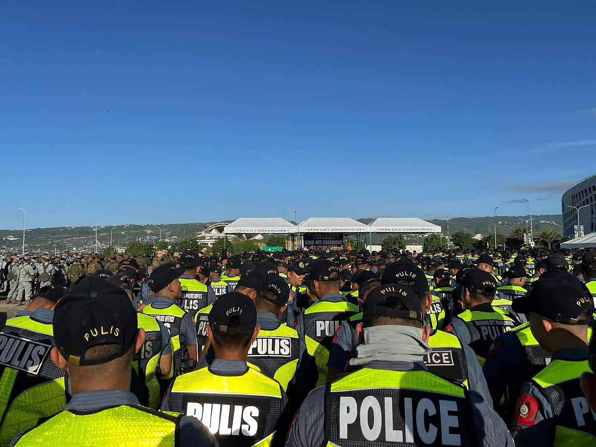 Send-off ceremony for government troops involved in Sinulog security held - Vimarsana News