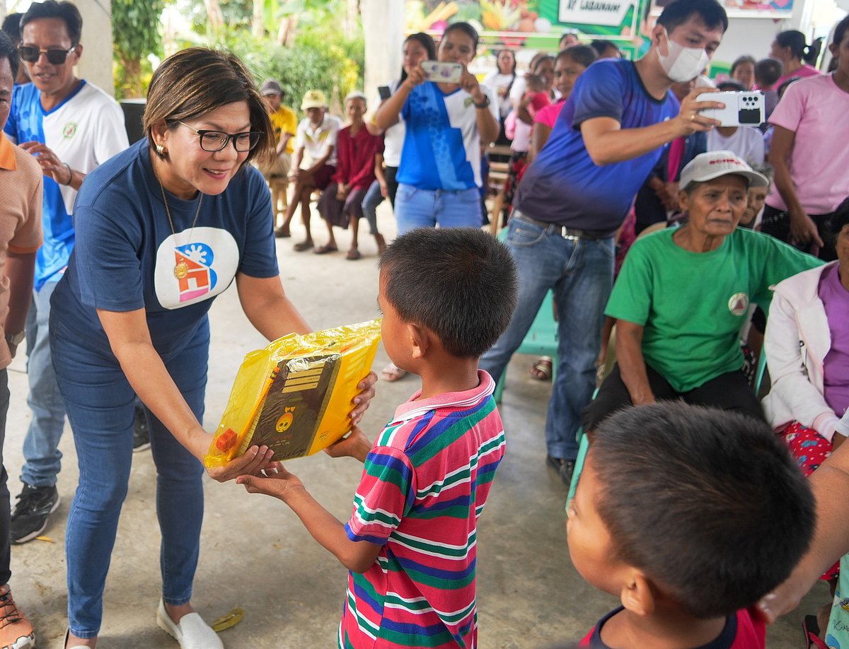 Sipalay City Government Turns Over Infrastructure and Solar Dryer to Sitio Barasbarasan - Vimarsana News