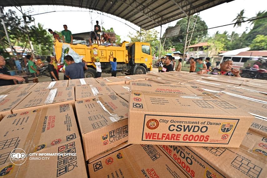 Davao CSWDO distributes 24K food packs to flood, landslide-hit families - Vimarsana News