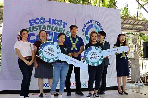CORA Philippines Executive Director Antoinette Taus (leftmost), USAID Deputy Assistant Administrator Sara Borodin (second from left), KOICA Country Director Kim Eunsub (center), OSEAN CEO Dr. Sunwook Hong (second from right), and Korean Embassy Vice Consul Jong-Mi Lee (rightmost) join CORA partners (holding the keys) to launch additional Eco-Ikot Centers.