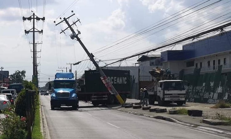 Councilor demands Davao Light to remove hazardous utility poles - Vimarsana News