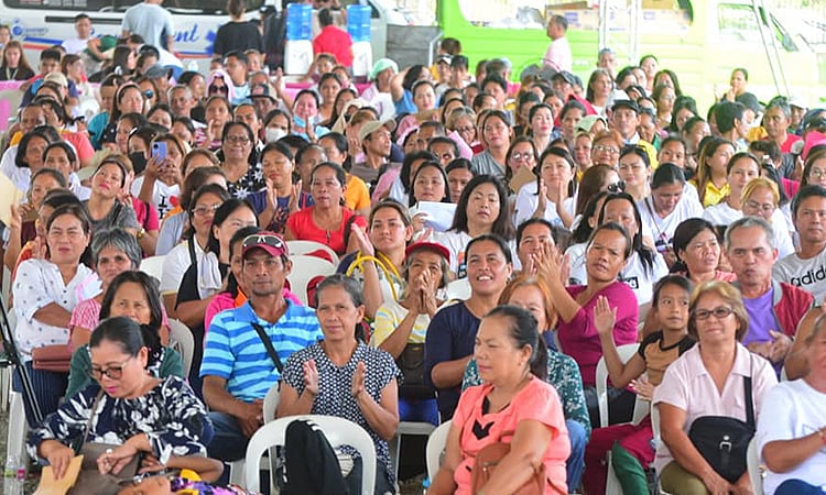 Davao de Oro empowers 600 solo parents - Vimarsana News