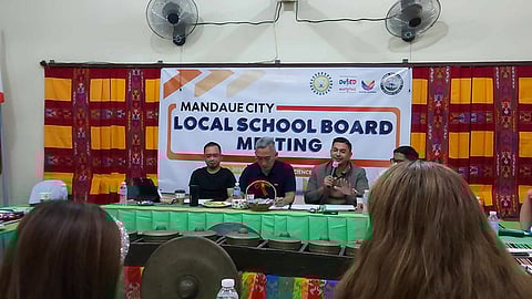 CEBU. Members of the Local School Board of Mandaue City meet to discuss measures they have to implement amid the rising temperature. 