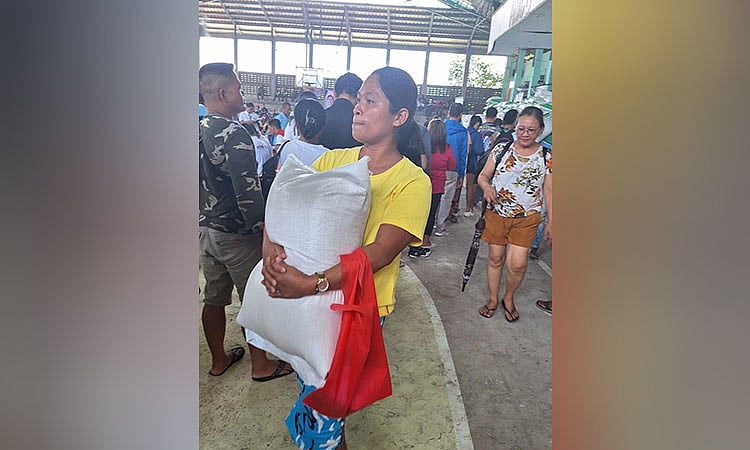 Over 2M kilos of rice, P250M in cash aid distributed in Eastern Visayas - Vimarsana News