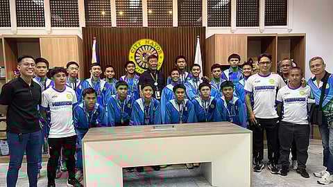 PALARO-BOUND. Student athletes who won in the recent Wester Visayas Regional Athletic Association Meet show their medals to San Carlos City Mayor Renato Gustilo, May 10.