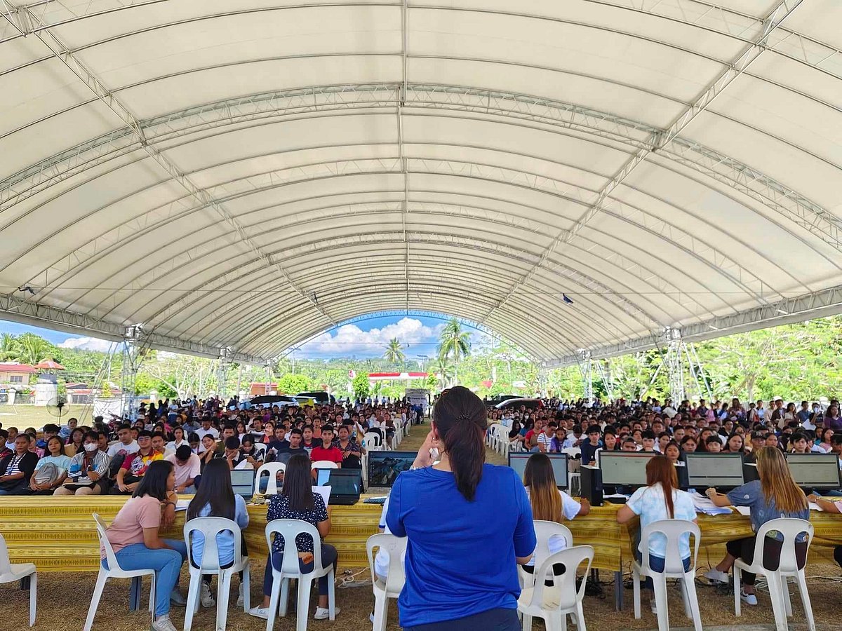 800 DavOro students receive education aid - Vimarsana News
