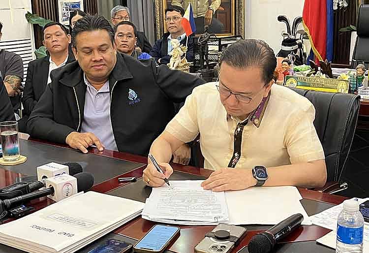 Garcia signs MCWD excavation permits - Vimarsana News