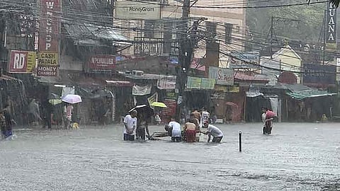 MANILA. Streets flooded from monsoon rains worsened by offshore Typhoon Carina (Gaemi) on Wednesday, July 24, 2024, in Manila, Philippines.