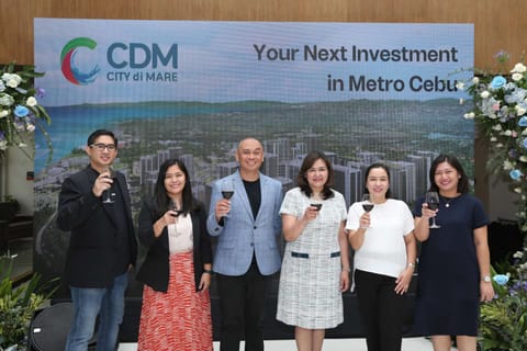 Present during the ceremonial toast of CDM’s Investor’s Night were: From left: John Paul Escario, Cebu Area Head for Filinvest Land Inc.(FLI); Melanie Glinofria, Sr. Asst. Vice President for Sales Network Development Group, Filinvest Alabang, Inc. (FAI); Don-Don Ubaldo, First Vice President for Filinvest Townships (FAI); Catherine Ilagan, CEO and President (FAI);; Daphne Sanchez, Sr. Vice President for Residentials & Estates (FAI); Gwen Sala, Deputy General Manager and Project Development Manager for CDM.