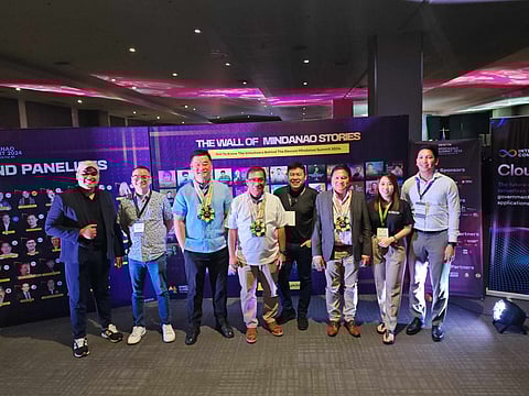 Department of Science and Technology Secretary Renato U. Solidum Jr. joins professionals, developers, innovators, and industry leaders in a photo opportunity during the Devcon Mindanao Summit at the SMX Convention Center over the weekend.