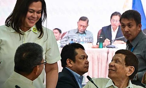 Sara backs father at House Hearing