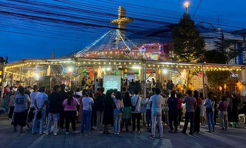 1ST DAY OF MISA DE AGUINALDO. Dabawenyo faithful attended the Misa de Gallo or dawn mass on Monday, December 16, at the Our Lady of Fatima Parish in Davao City, which marked the start of the nine-day series of dawn masses practiced by Roman Catholics in the Philippines. It is considered a tradition by Catholics in preparation for Christmas.