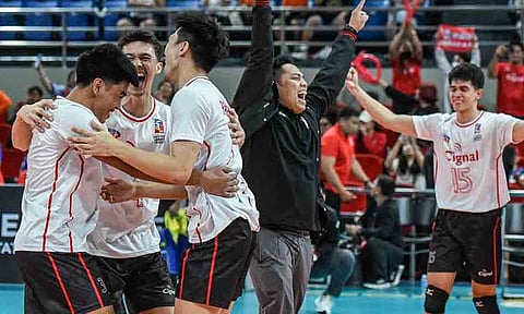 Cignal coach Dexter Clamor and the HD Spikers celebrate their dominant victory, clinching their eighth Spikers’ Turf championship with a straight-sets sweep against the Criss Cross King Crunchers. Clamor and the team, fueled by their relentless pursuit of excellence, vow to aim for even greater success in the upcoming season.