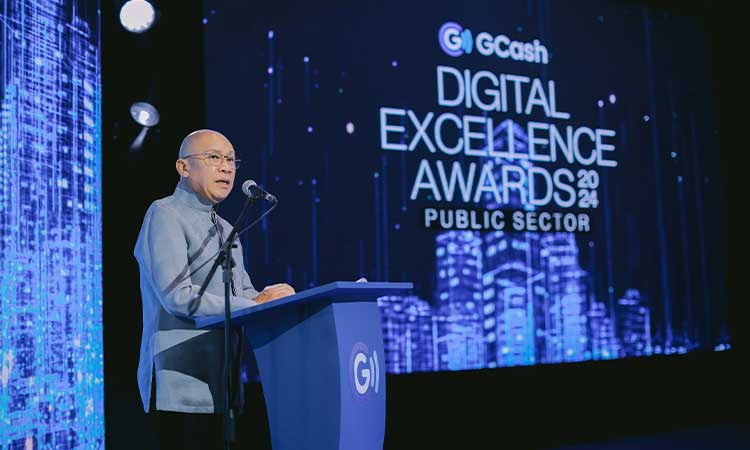 Ernest Cu, Chairman of the Board of Mynt and President and CEO of the Globe Group, opens the event by emphasizing GCash’s commitment to advancing financial inclusion through digital transformation.
