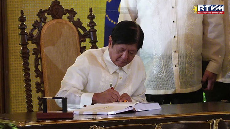 Marcos Sign Marcos Inks E-Governance Law, RA 12254, for PH Digital Shift