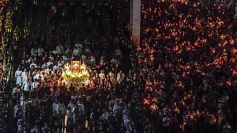 500 ka polis mobantay atol sa Walk with Jesus