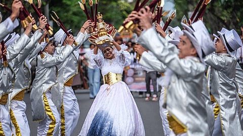 Rota sa Sinulog ngitngit, sidewalk gibabagan