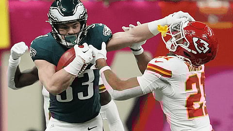 Eagles oust Chiefs