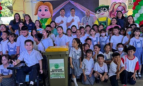 MaLu at ERES
The “Lunes Malinis” project of the Eco Protect Management Corporation was launched at the EPZA Resettlement Elementary School recently. First district Representative Carmelo “Jon” Lazatin II and ERES Principal Niño Arceo spearheaded the activity. - Princess Clea Arcellaz