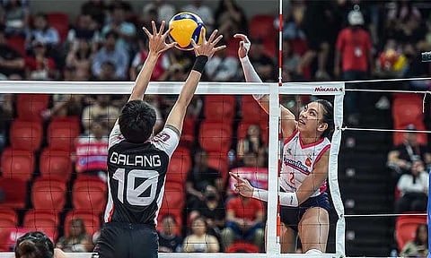 POWER SPIKE. Power hitter Alyssa Valdez leads the Creamline Cool Smashers’ victory over Cherry Tiggo, 3-0,  at Philsports Arena in Pasig, moving her team closer to the semifinal round of the Premier Volleyball League All-Filipino Conference.
