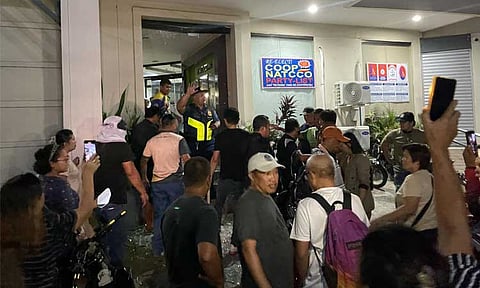The main office of the Agdao Multi-Purpose Cooperative in Obrero, Davao City, was forcibly breached by its members on Saturday evening, March 29, 2025, as tensions flared over alleged corruption within the coop’s leadership. Protesters are demanding the resignation of the general manager, accusing the current administration of mismanagement.