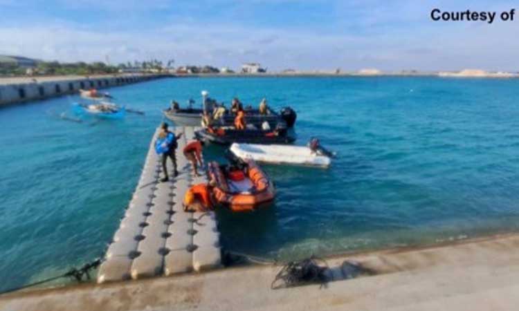 EQUAL REACTION. Four composite teams from the Philippine Navy, Philippine Coast Guard and police Maritime Group are deployed to the Sandy Cay in Pag-asa Island on Sunday (April 27, 2025). The move was in response to photos being circulated by China that its troops have seized one of the sandbars. (Photo courtesy of NTF-WPS)