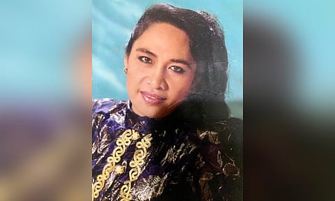 ILOILO. Former Barotac Viejo Mayor Myrna Causing-Tupas, wife of the late Iloilo Governor Niel Tupas Sr., passed away at the age of seventy-seven on Wednesday. Her son, former Iloilo City Councilor Lex Tupas, confirmed her passing and paid tribute to her life of love, generosity, and public service. 