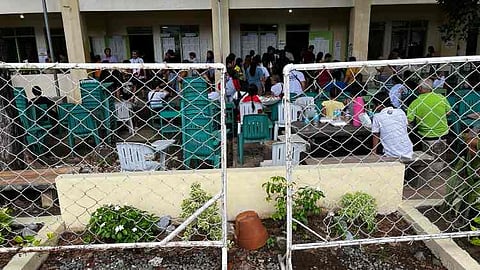 ILOILO. Voters continue to arrive at Jaro High School in Iloilo City as of 9:30 a.m., undeterred by the intense morning heat, to participate in the May 12, 2025 Midterm National and Local Elections. 