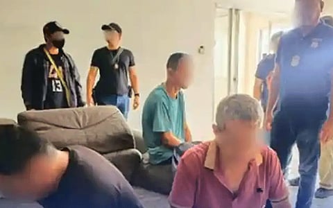 Chinese national nagpaila nga Pinoy, laing 4 gidakop 