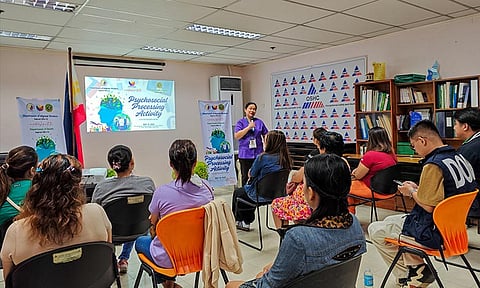 DMW RO-VII mipahigayon og psychosocial processing activity alang sa mga OFW