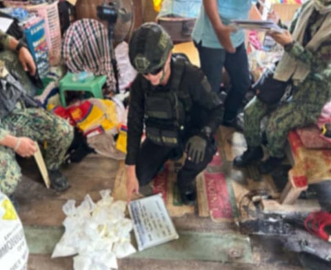 ZAMBOANGA. Authorities arrest one person and seize bomb-making materials in a law enforcement operation on Tuesday, May 27, in Sitio Tinago, Poblacion village, Talusan, Zamboanga Sibugay. The arrested suspect will be charged for illegal possession of explosives and incendiary devices. 