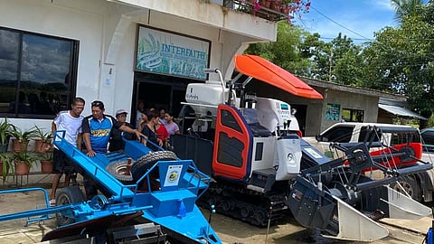 ZAMBOANGA. An Agrarian Reform Beneficiaries Organization (Arbo) from Zamboanga Sibugay province receives from the Department of Agrarian Reform (DAR) some P1.4 million worth of farm machineries and equipment boosting its agricultural produce and income. The recipient Arbo is the Bulawan Agri-Business and Multipurpose Association, Incorporated (Babampa) of Payao, Zamboanga Sibugay. (SunStar Zamboanga)