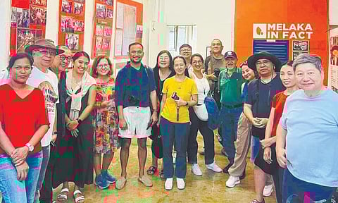 LUNCH. Stop at Wen’s Kitchen which serves as the headquarters of Melaka — an NGO that conducts cultural mapping of Melaka’s heritage areas.