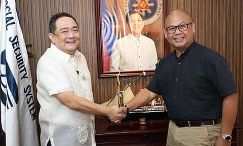 Social Security System (SSS) President and Chief Executive Officer Robert Joseph Montes De Claro (left) and UnionDigital Bank President and CEO Danilo “Bong” J. Mojica II (right) during a courtesy visit to the SSS Main Office on May 30, 2025, to discuss partnership opportunities.
