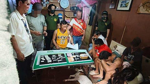Drug den sa Pasil gibungkag, 5 sikop