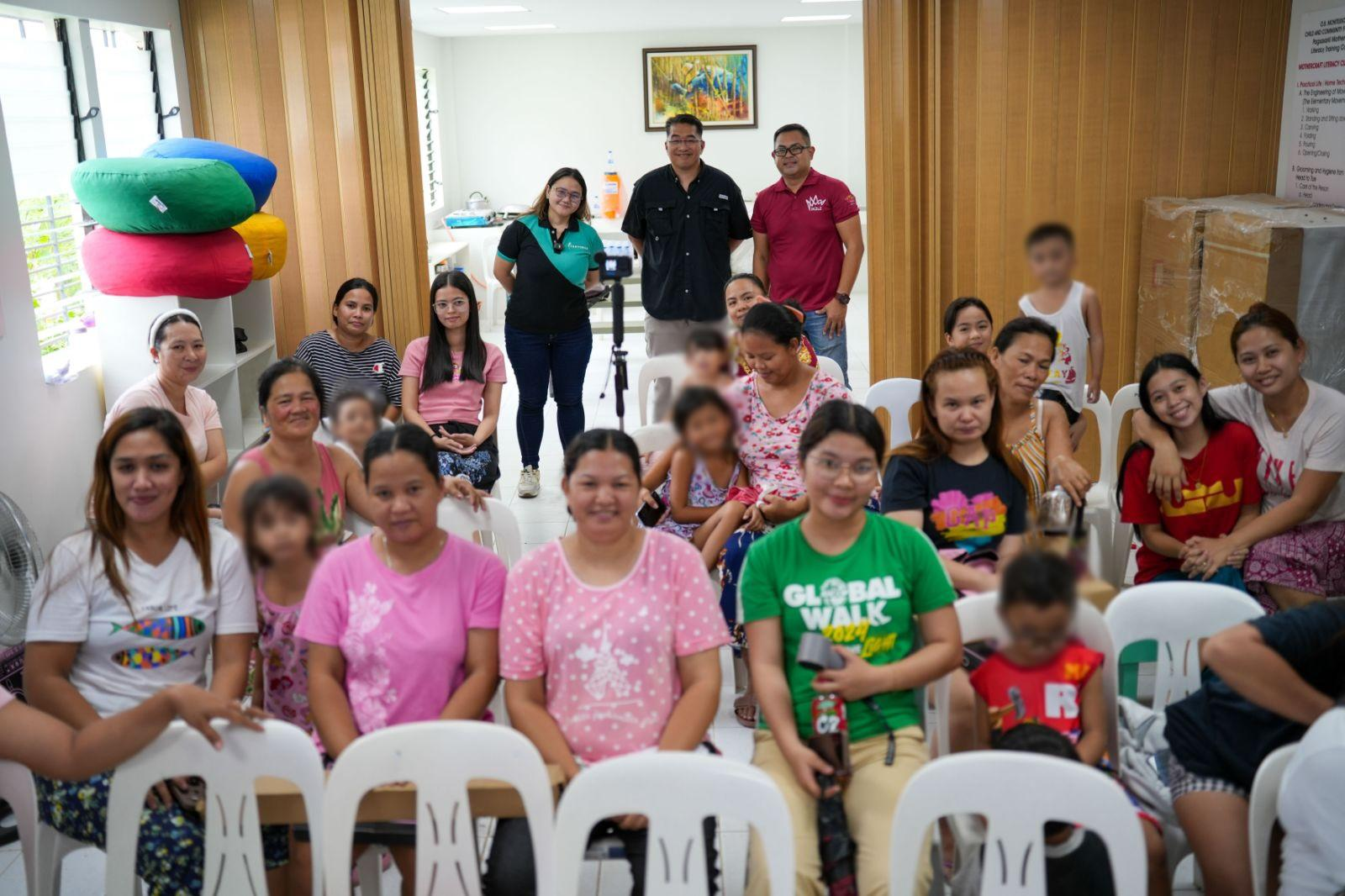 (From Left : Corporate social responsibility manager Jennifer Ambanta-Realubit, scam watch PH co-convenor Joce De Guzman, and JK2L2 area sales head Jericho Mamangun)
